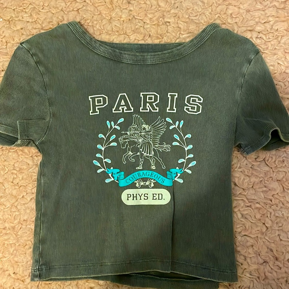 Teen girls, cute cropped shirt